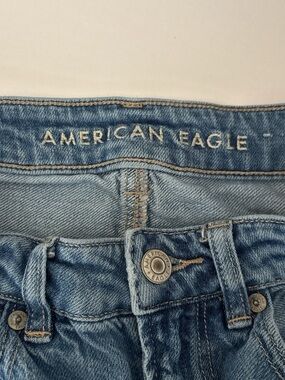 American Eagle Outfitters Light Blue Wash High-Rise Women's Jeans